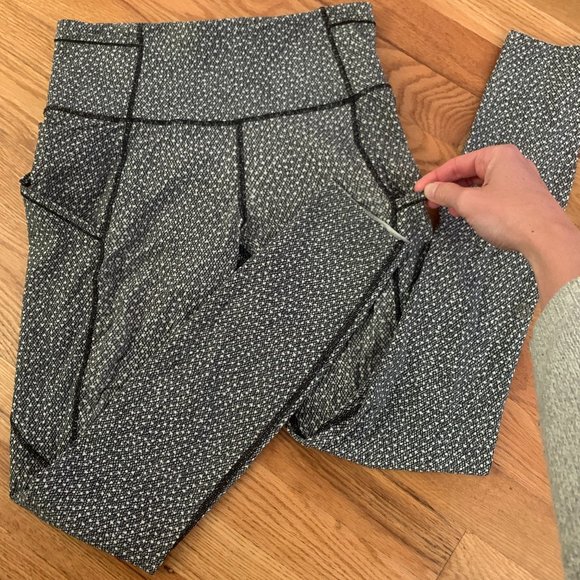 Lululemon Fast And Free 7/8 Tight, size 4 & 25" - Picture 4 of 7